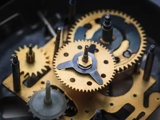 Wymiana mechanizmu zegara ściennego? To prostsze niż myślisz!