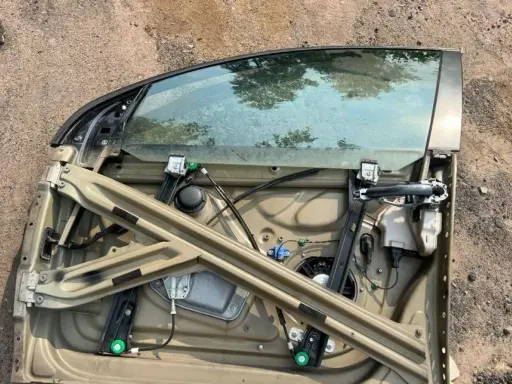Golf 5 lewy przód: Awaria szyby? Diagnoza, koszty, naprawa DIY!